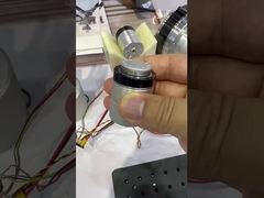 المخرج الجانبي للمحركات الدوارة الصغيرة والخفيفة